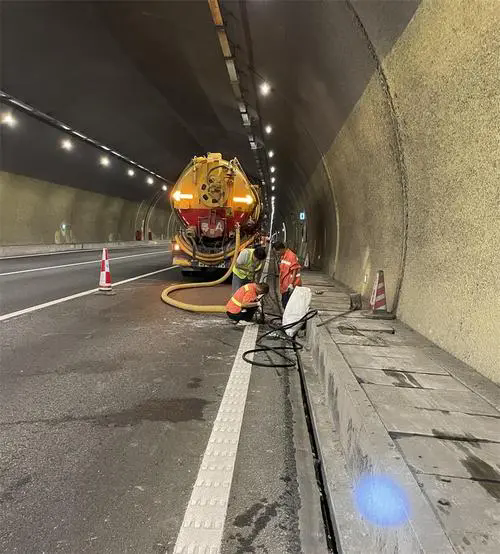 濉溪隧道排水渠清淤